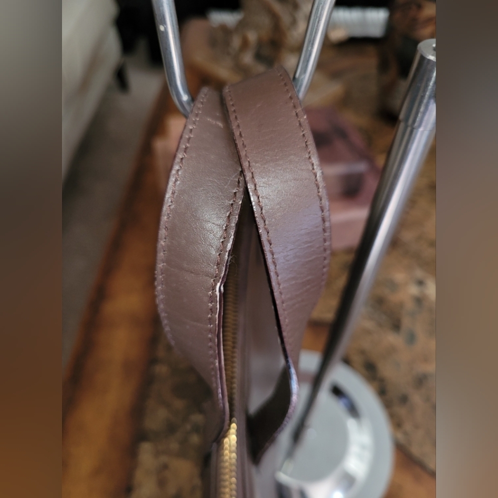 VINTAGE Gucci Elegant Brown Leather Handbag - Picture 7 of 13